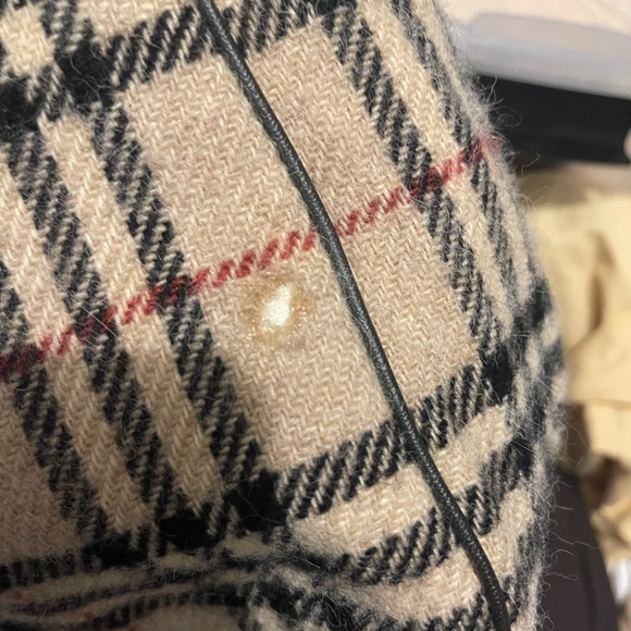 Wool signature authentic Burberry handbag - Picture 8 of 10